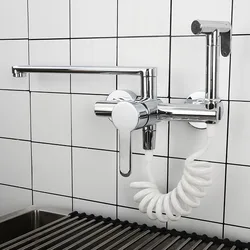 Verchroomd Messing Keuken Wastafel Kraan Wall Mounted Water Mengkraan Met Spuit