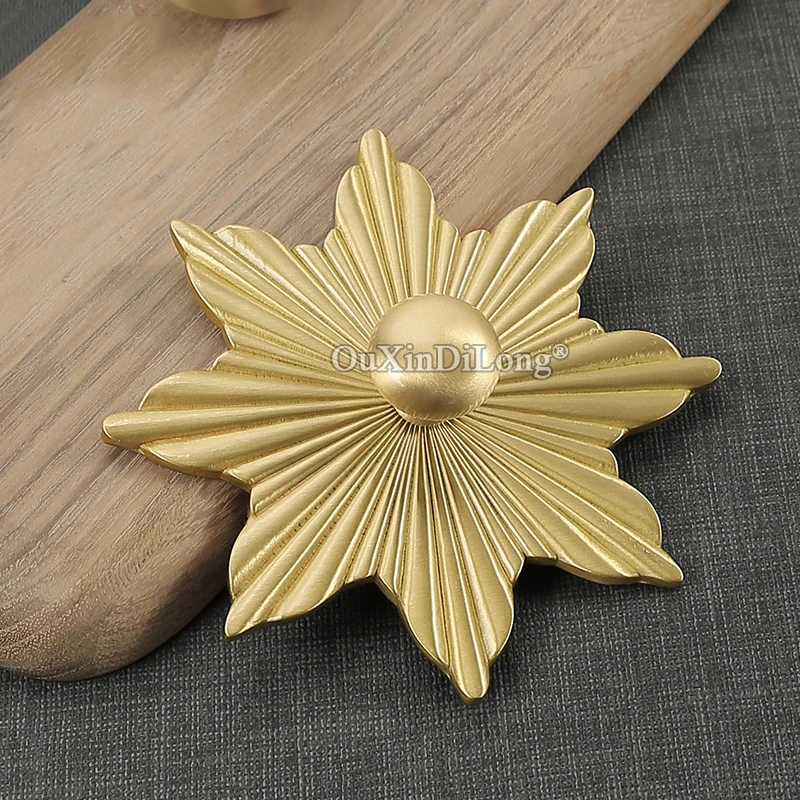 

1PCS Brass Furniture Handles Cabinet Door Antique Handles Cupboard Wardrobe Retro Big Maple Leaf Drawer Door Pulls GF742