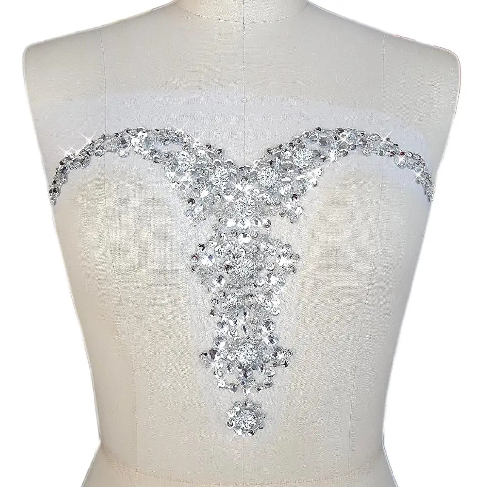 Fatto a mano con scollo a V con paillettes cucire sulla scollatura strass perline di cristallo finiture applique da sposa toppe firmate decorazione
