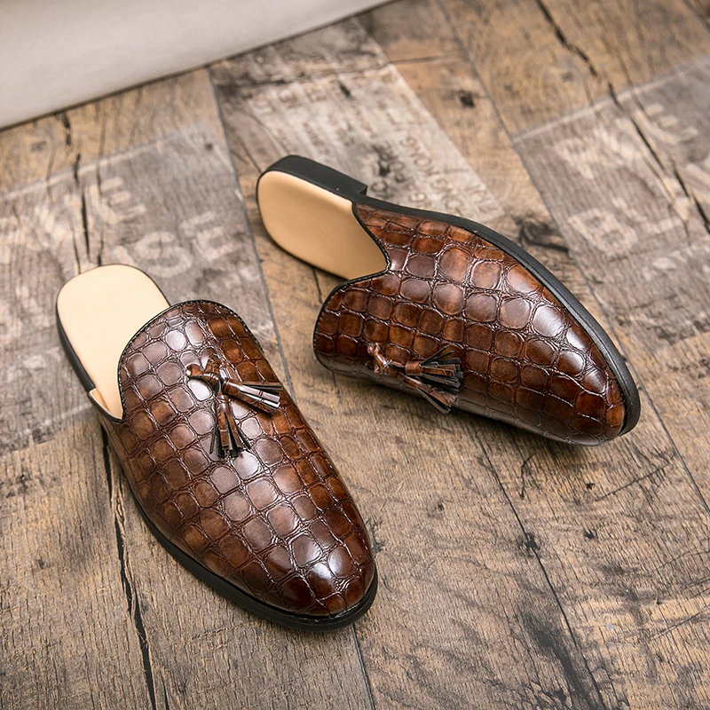 Italian Men Half Shoes Brand Patent Leather Mens Casual Shoes Mules Luxury Loafers Hot Sale Designer Shoes Men Slides Slipper