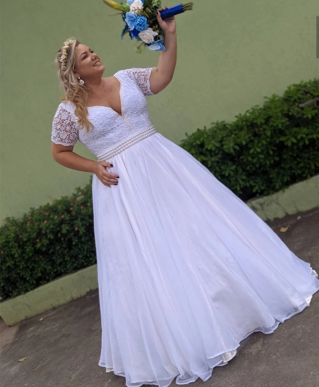 Abito da sposa di lusso Plus Size lunghezza del pavimento manica corta abito da sposa in Chiffon con perle grandi donne spose affascinante scollo a v da spiaggia