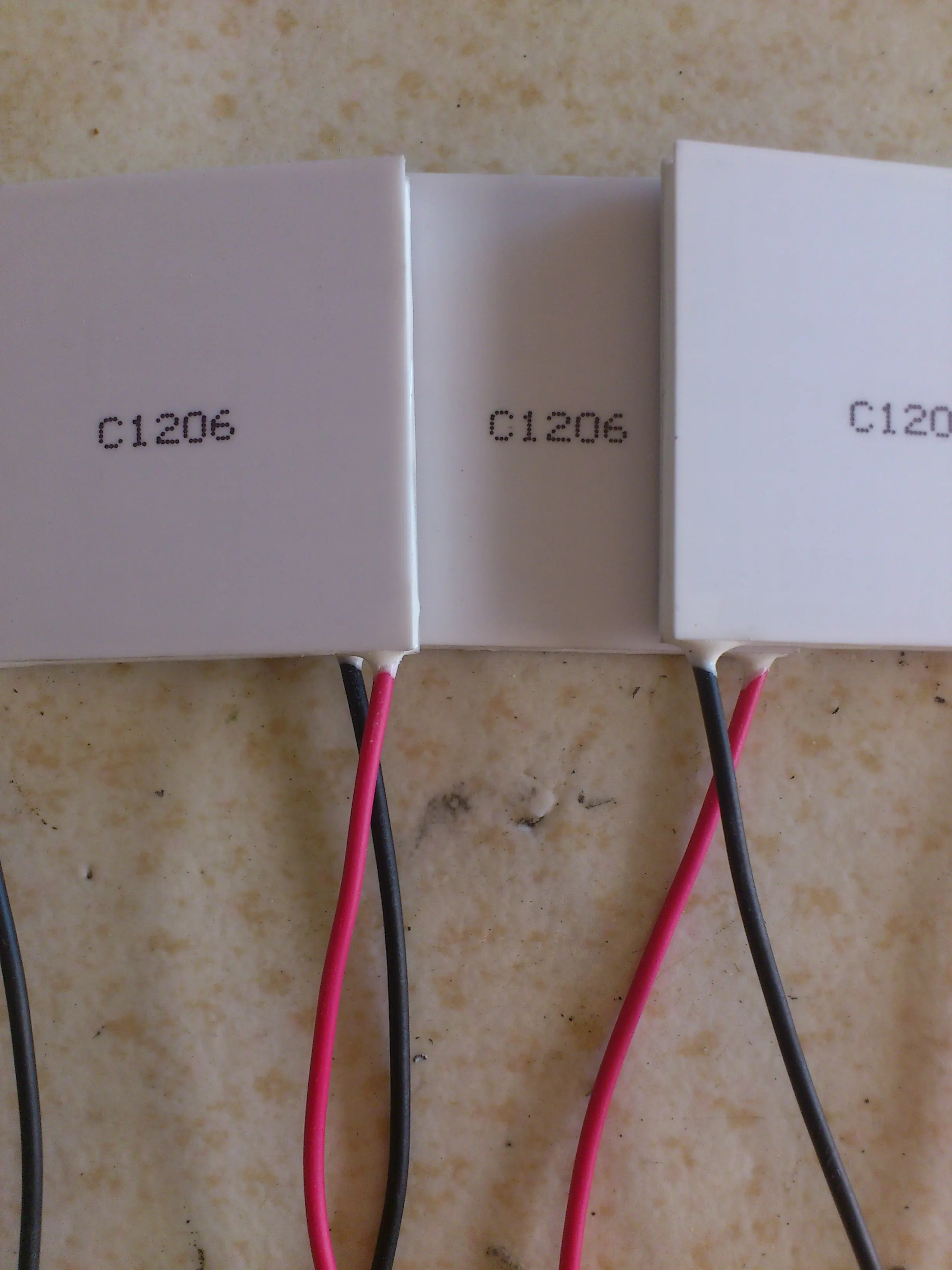 -30 градусов охлаждающая пластина C1206 40*40 12V6A супер 12706 температура 237 градусов срок службы 10 лет разница в высоких температурах