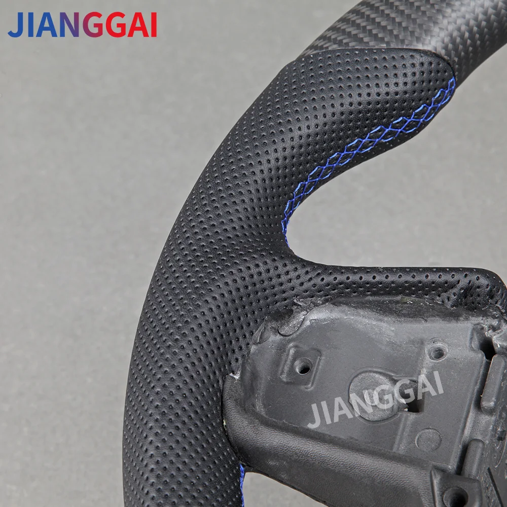 Matte Carbon Fiber Steering Wheel Perforated Leather Suitable For Volvo V60 2021-2022 S60 2021 XC40 2018-2019 Cars