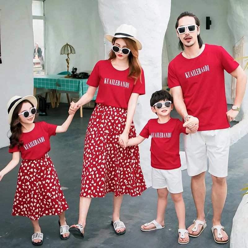 Summer Family Matching Clothes Mother Daughter Dresses Dad and Son Matching T-shirt &Shorts Matching Couple Outfits Family Look