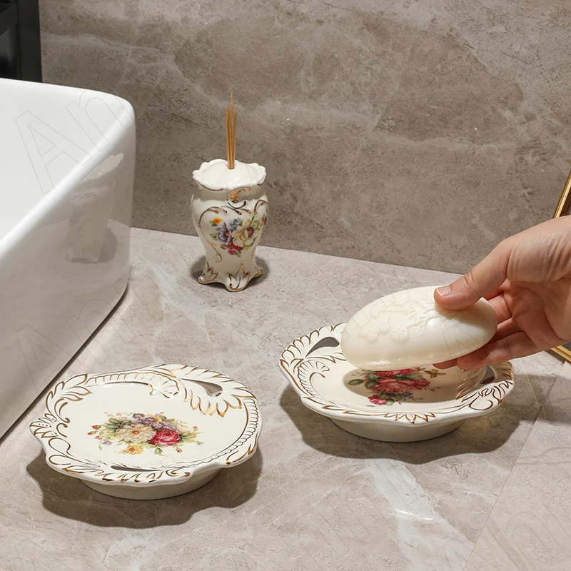 European Ceramic Soap Dish Creative Hand Painted Flowers Decorative Drain Soaps Holder Modern Hotel Desktop Bathroom Accessories