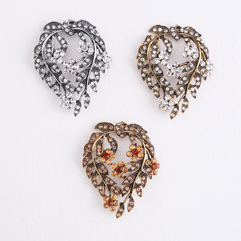 Crystal Vintage Flower Strawberry Rhinestone Brooches For Women Girls Wedding Party Jewelry Brooch Pin Dress Coat Accessories