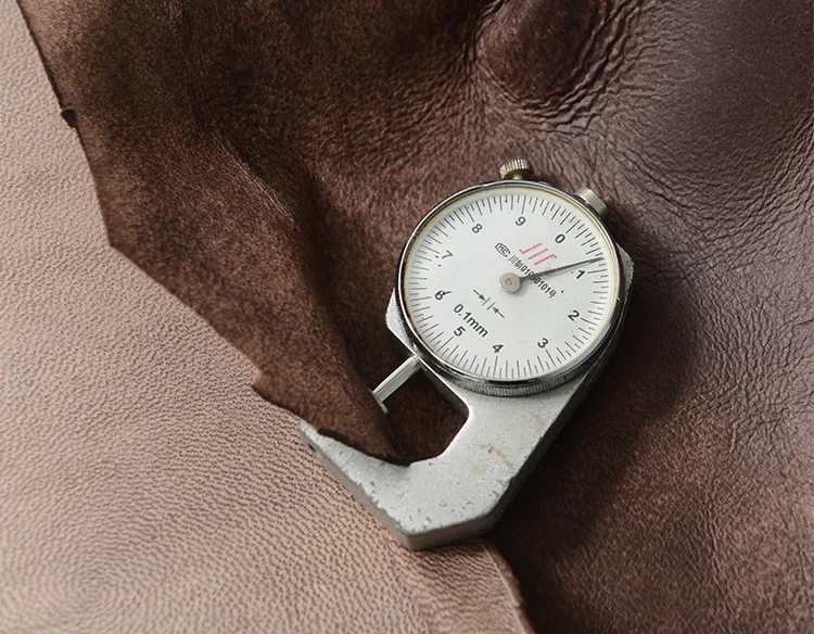 

0,8-1 мм старая ретро масляная Вощеная натуральная козья кожа, Высококачественная винтажная овчина для искусственной кожи своими руками