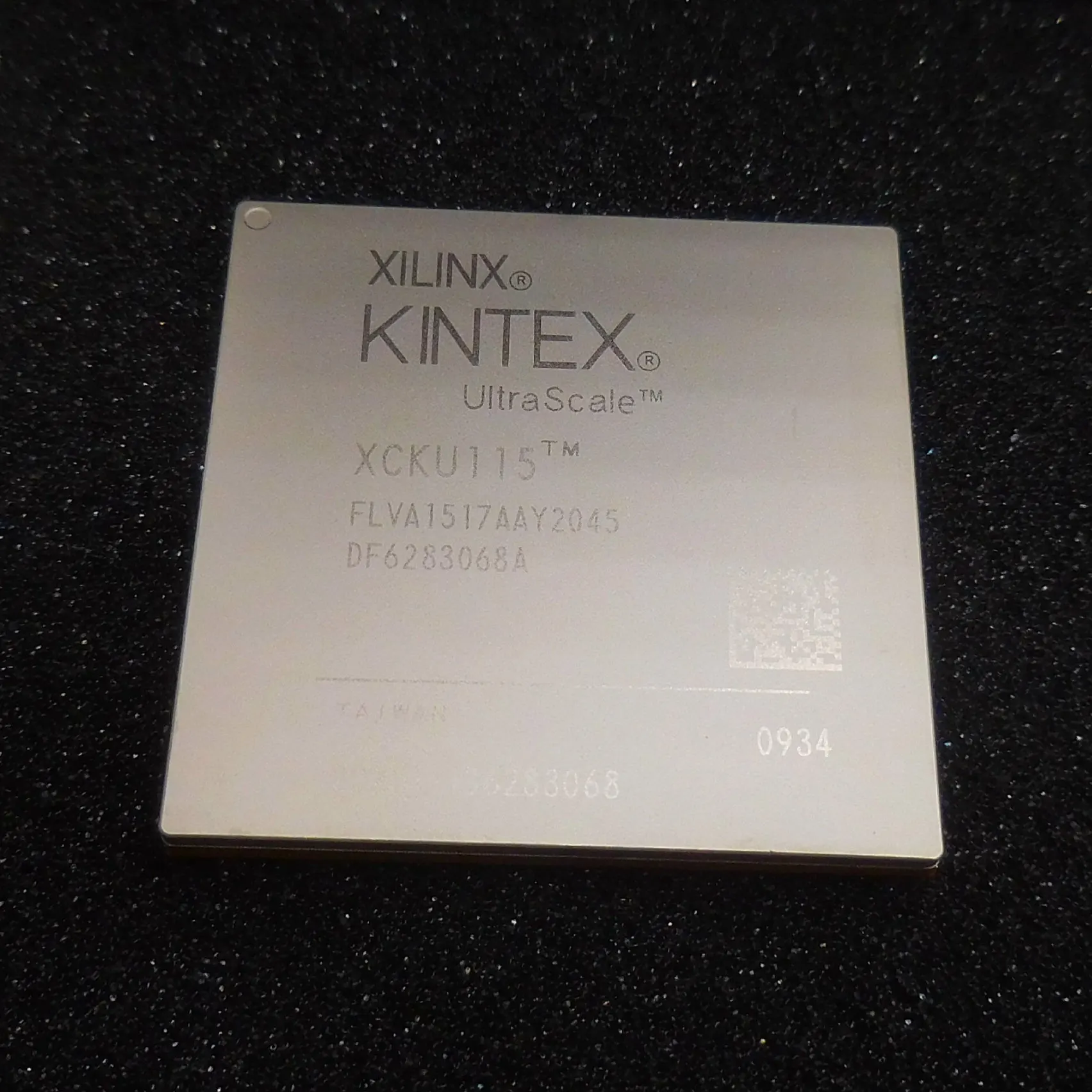 

Original genuine Xilinx XCKU115-2FLVA1517E embedded BGA package FPGA field programmable gate array logic IC chip XCKU115 new sto