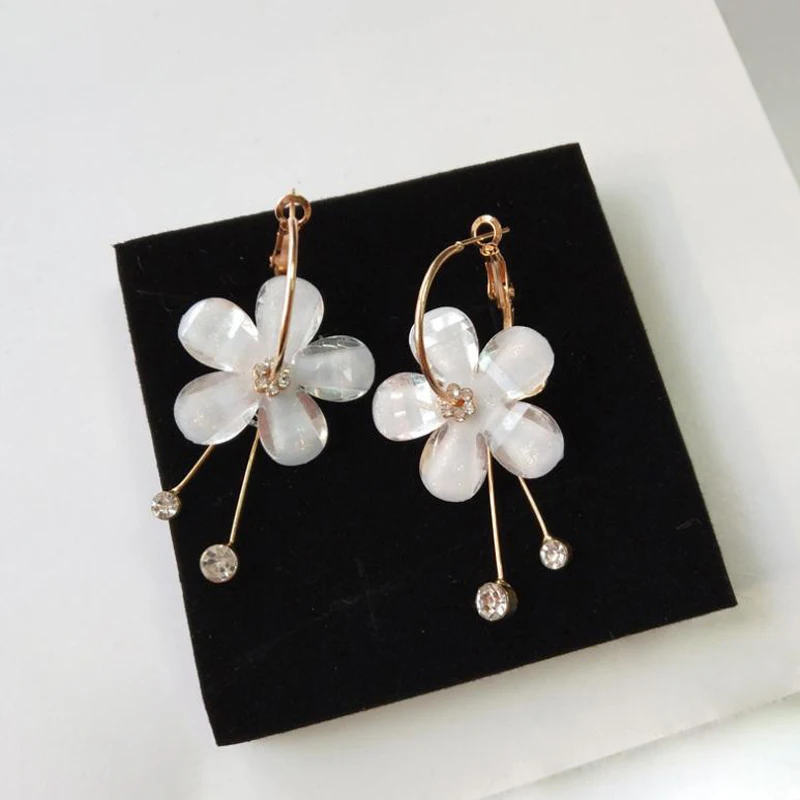 Tassel earrings ladies earrings new fashion transparent petals acrylic zircon earrings