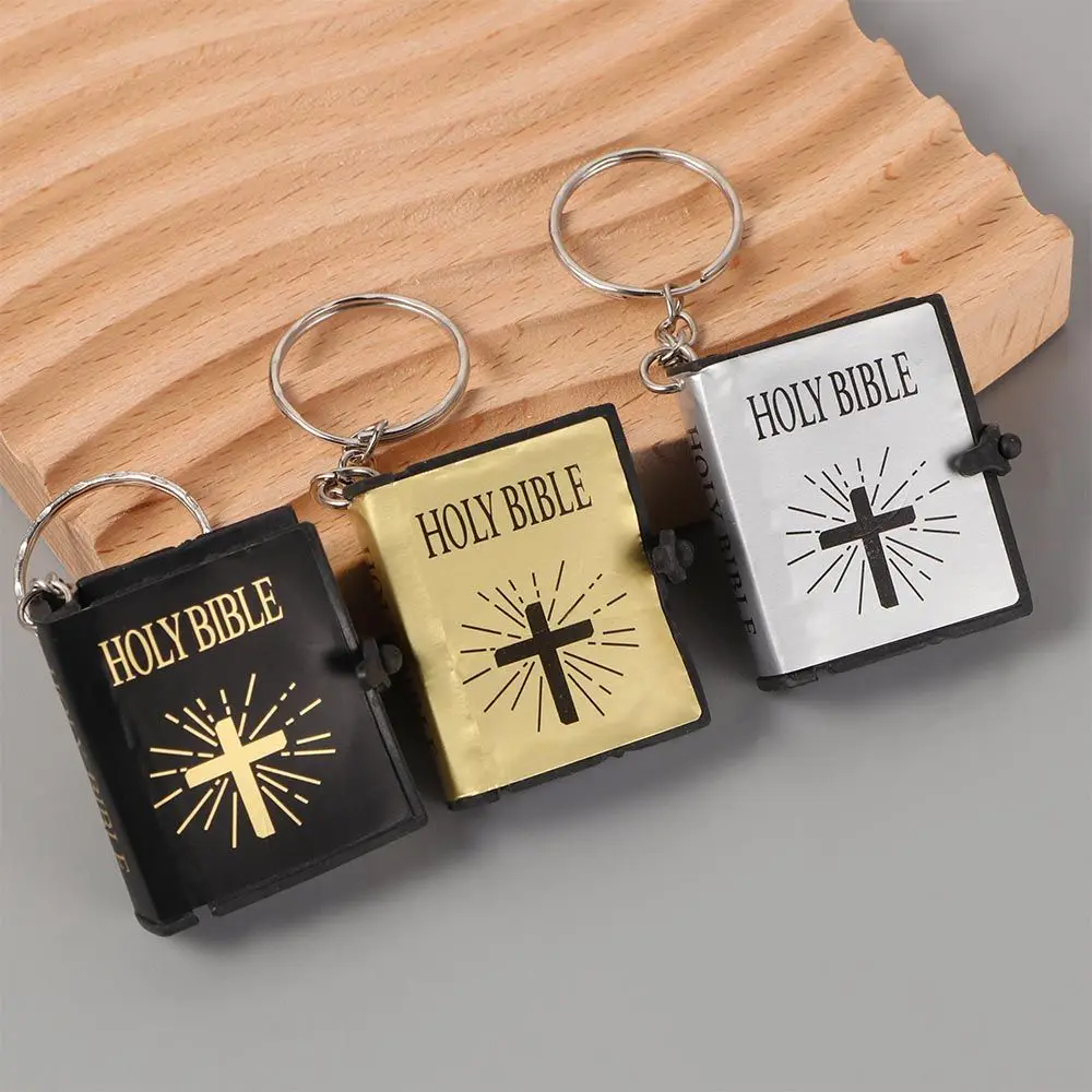 Llaveros de Mini Cruz religiosa inglesa, accesorios, colgante de bolsos, llaveros de coche, llaveros de Santa Biblia