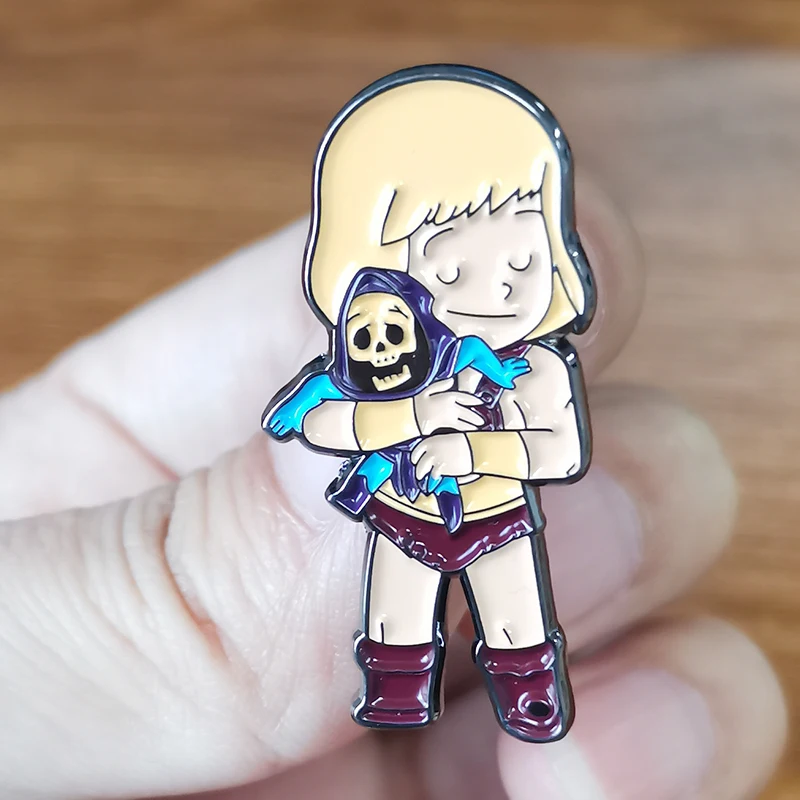 He-Man hug skeletor Enamel Pin Masters of the universe Themed Brooch retro 80s cartoon Jewelry