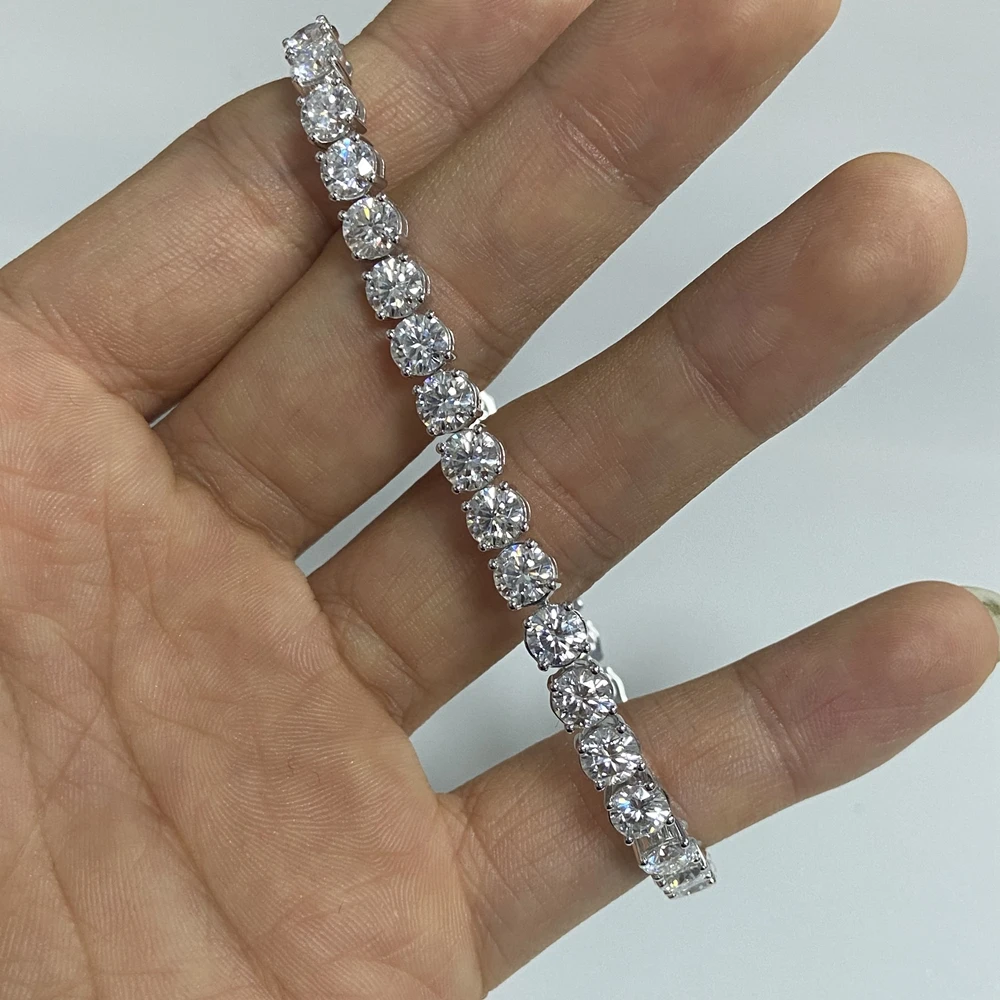 

Mosangnai 5 MM D VVS1 Moissanite Stone Tennis Bracelet Diamond Tester Positive