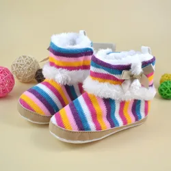 Design quente adorável para bebês, meninos e meninas, sapatos macios para caminhantes de crianças pequenas, calçados quentes antiderrapantes de inverno para bebês