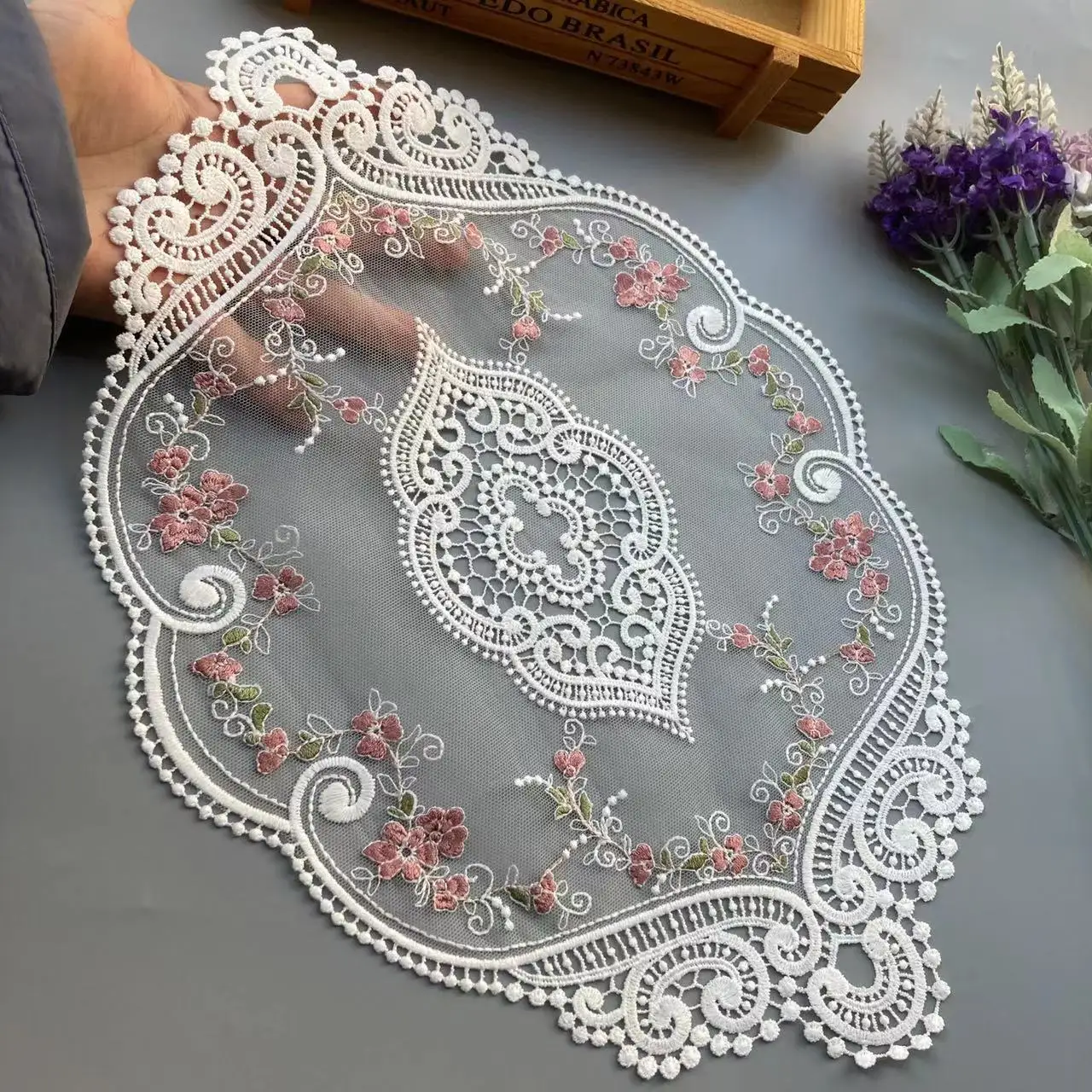 25*37 cm White Flower Lace Applique Trim for Sofa Curtain Towel Bed Cover Trimmings Home Textiles Applique Cloth Polyester Mesh