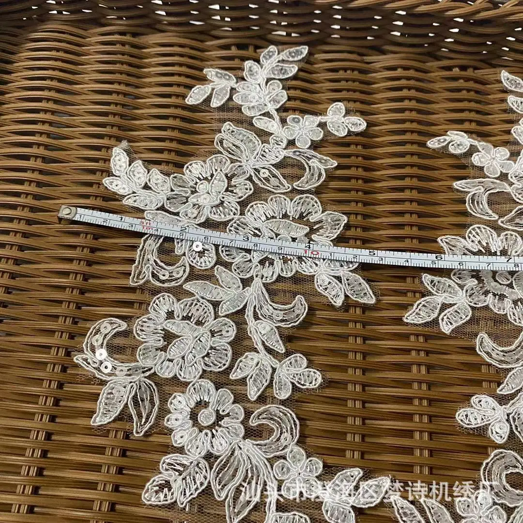 10 stücke 25X10,5 cm Weiße Spitze Applique Blume Pailletten Spitze Stoff Für Kleidungsstück Hochzeit Zubehör Tuch DIY Handwerk