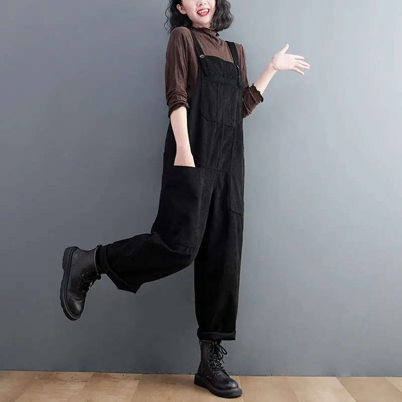 ฤดูหนาวกางเกง Casual Big กระเป๋า Corduroy Overalls สีทึบ Suspender Jumpsuit ผู้หญิงหนา Harem กางเกง M1285