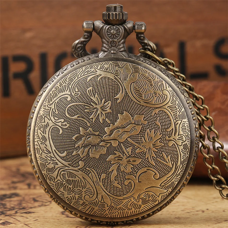 Antique Bronze Mockba Moscow  Design Quartz Necklace Watch Exquisite Retro Pocket Watch Souvenir Clock