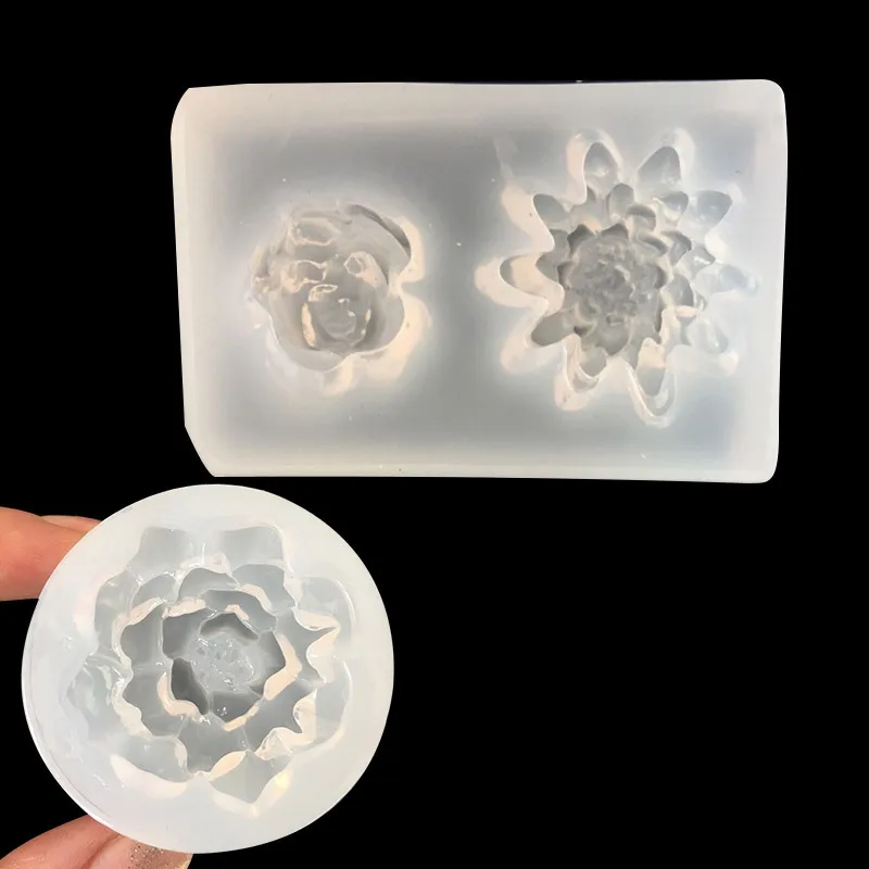 

Two styles of flower-shaped silicone mold made of epoxy resin can be used for pendant brooch jewelry accessories