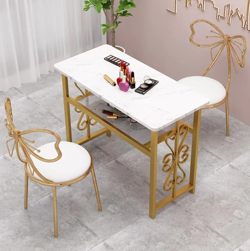 Conjunto de mesa y silla,