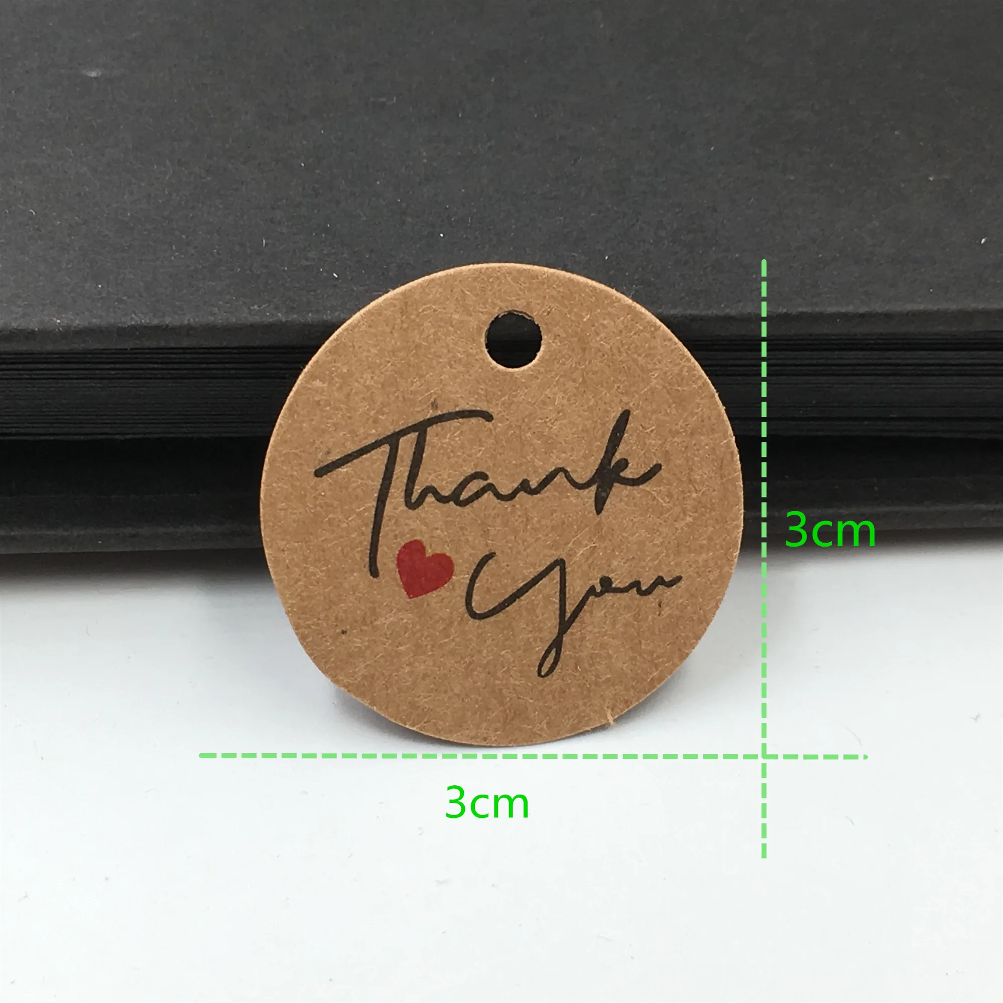 Packaging Label 100pcs Brown Kraft /black/white Paper Tags DIY round Label Wedding Gift Decorating Tag 3cm for gift box