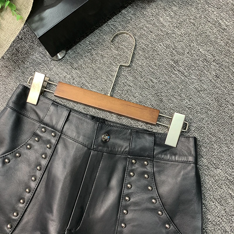 Street Women Rivets Real Leather Sheepskin A-Line Shorts Casual Wide Leg Shorts Designer Office Lady Black Hot Trousers M-3XL