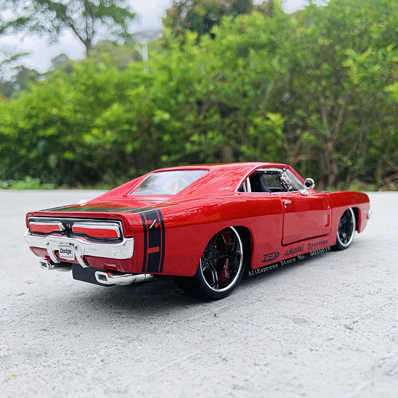 Maisto 1:25 New hot sale 1969 Dodge Challenger R/T simulation alloy car model crafts decoration collection toy tools gift