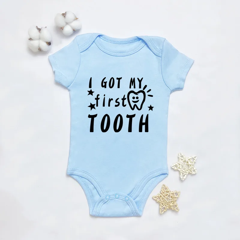 Funny I Got My First First Tooth พิมพ์เด็ก100% ผ้าฝ้ายนุ่มทารกแรกเกิด Romper สำหรับ0-24เดือนทารกเสื้อผ้า