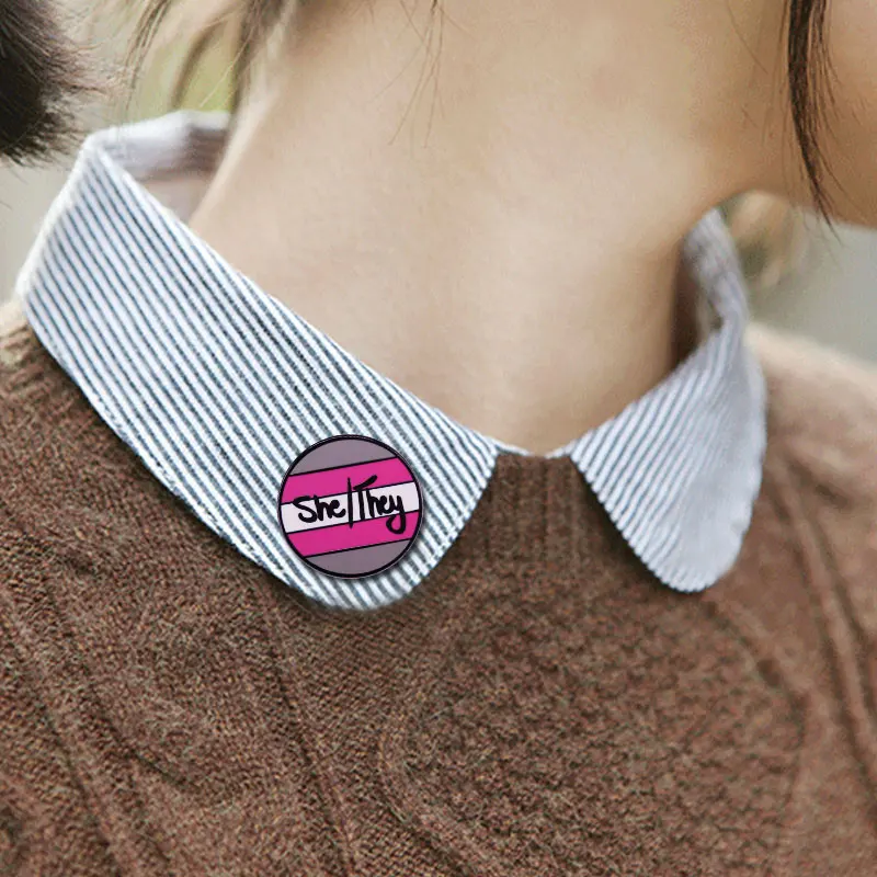 أنها تنطق الشارات المثبته بالدبابيس امرأة المجوهرات غير الثنائية #6