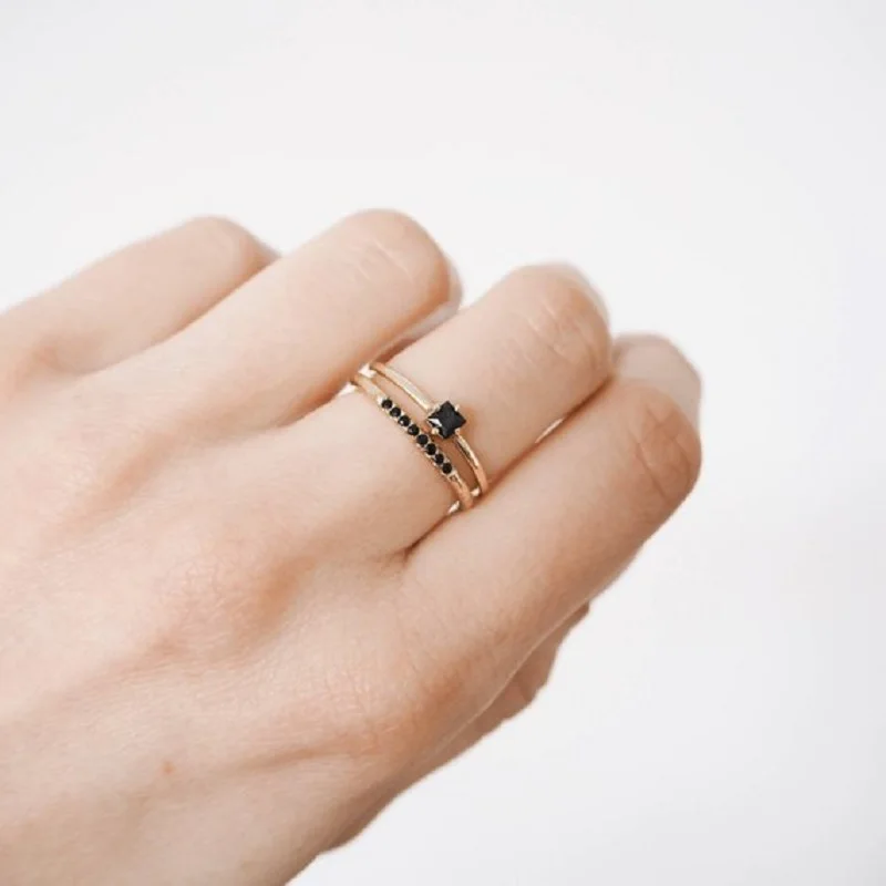 2025 New Fashion Black Stone Women Engagement Ring Minimalist Gold Stacking Dainty Single Stone Simple Jewelry 925 Silver Rings