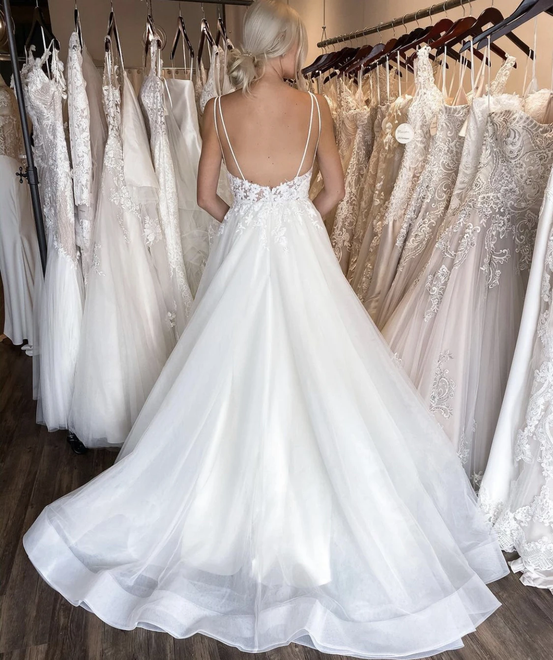 Vestido De Novia Línea A con cuello en V tirantes finos sin mangas De encaje sin espalda tren elegante vestido De Novia Vestidos De Novia personalizados