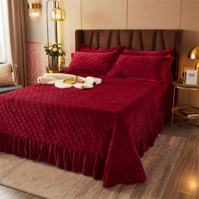 

Plaid Quilted Velvet Bedspread with Ruffles Queen Size Coverlets Thick Soft Bed Sheet 250x270cm with 2 Pillowcases in Burgundy