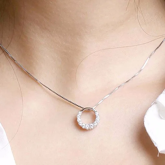 Huitan Delicate Circle Shape Pendant Bridal Wedding Necklace Silver Color Shiny CZ Elegant Timeless Style Women Necklace Jewelry