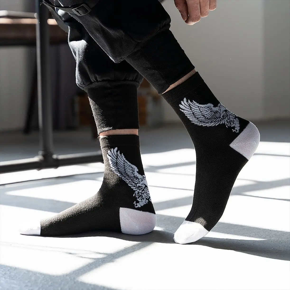 Socks Men White Black Short Sox Hip Hop Funny Cartoon Animal Panda Tiger Wolf Eagle Pattern Socks Skateboard Harajuku Mens Soks