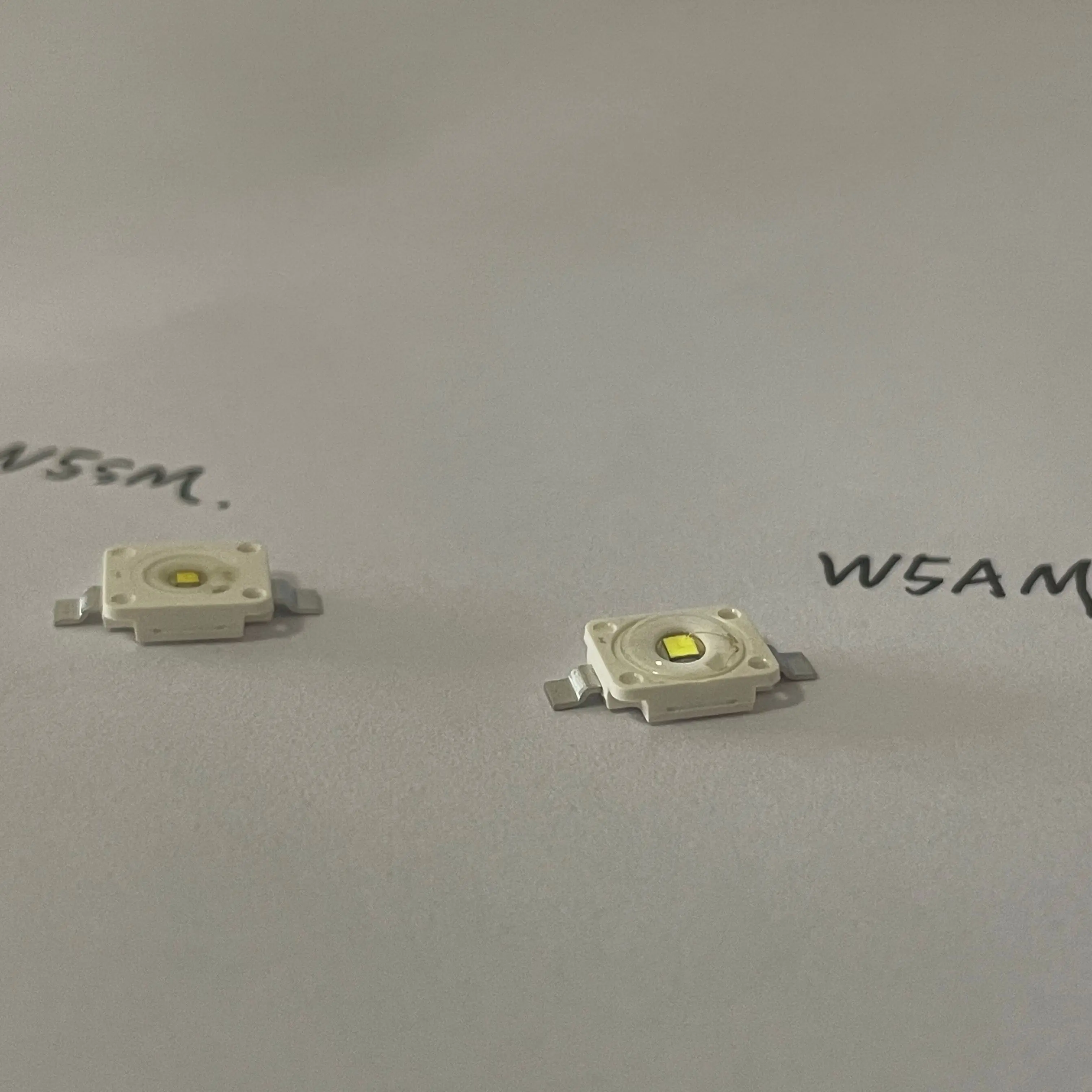10PCS LW W5SM-KYLX-MKNL LWW5SM-KYLX-NOK-1-350-R18-Z LWW5SM 7060 WHITE LED PLCC-2 1W 350mA 4500-5600k 3.2v