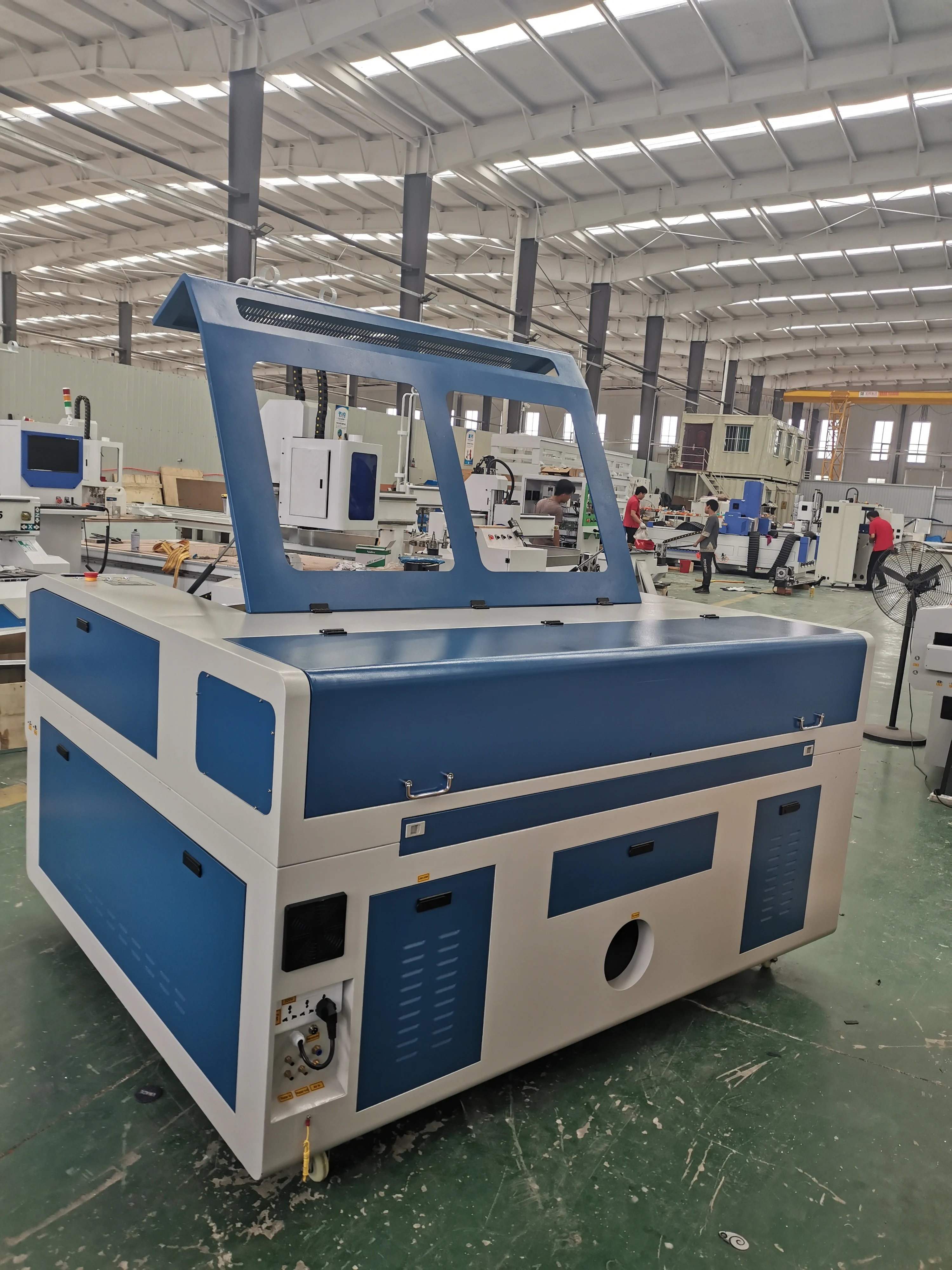 2020 nova produção reci metal máquina de corte a laser para 1.5-3mm de aço inoxidável/aço carbono co2 cortador a laser com tubo reci