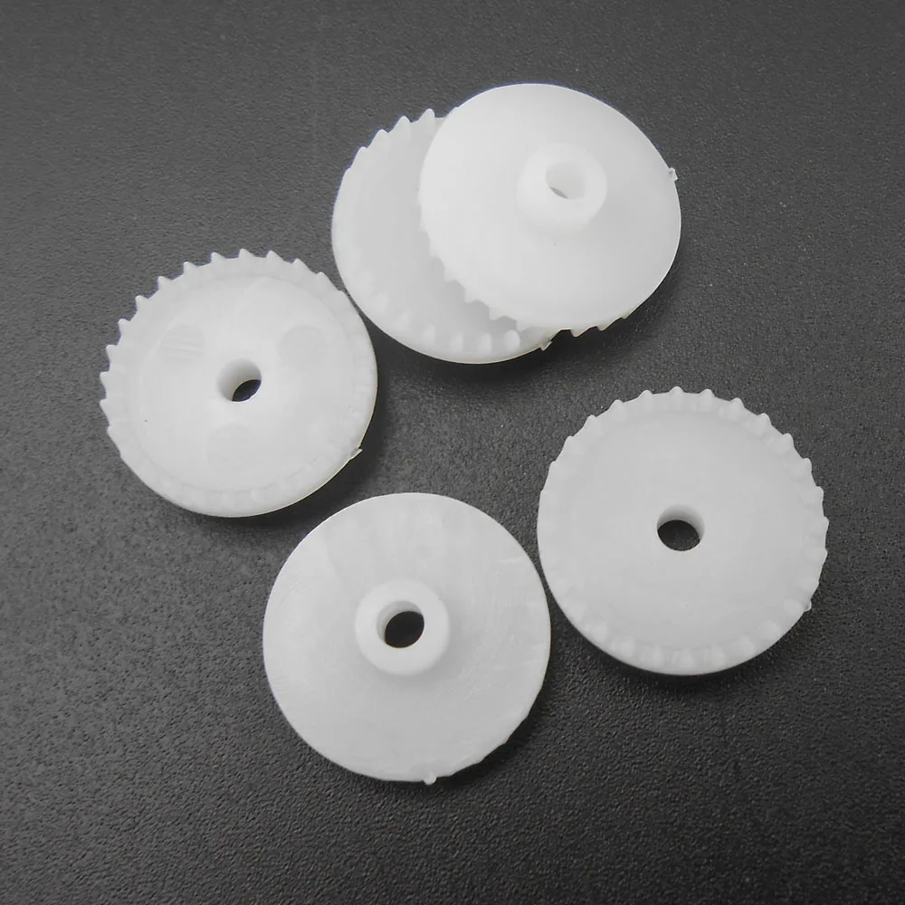 30PCS/Lot 0.5M 28T Plastic Crown Gear 0.5 Modulus 28 Teeth Aperture 2.5mm 2.45mm Reduction Gears DIY Model Accessories T=28 15MM