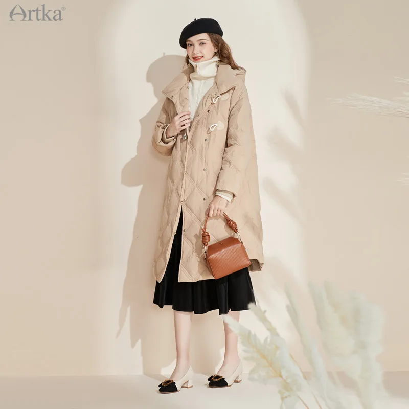 ARTKA 2021 Winter New Women Down Coat Fashion Casual 90% White Duck Down Coat Loose Horn Button Long Hooded Warm Coats ZK20015D