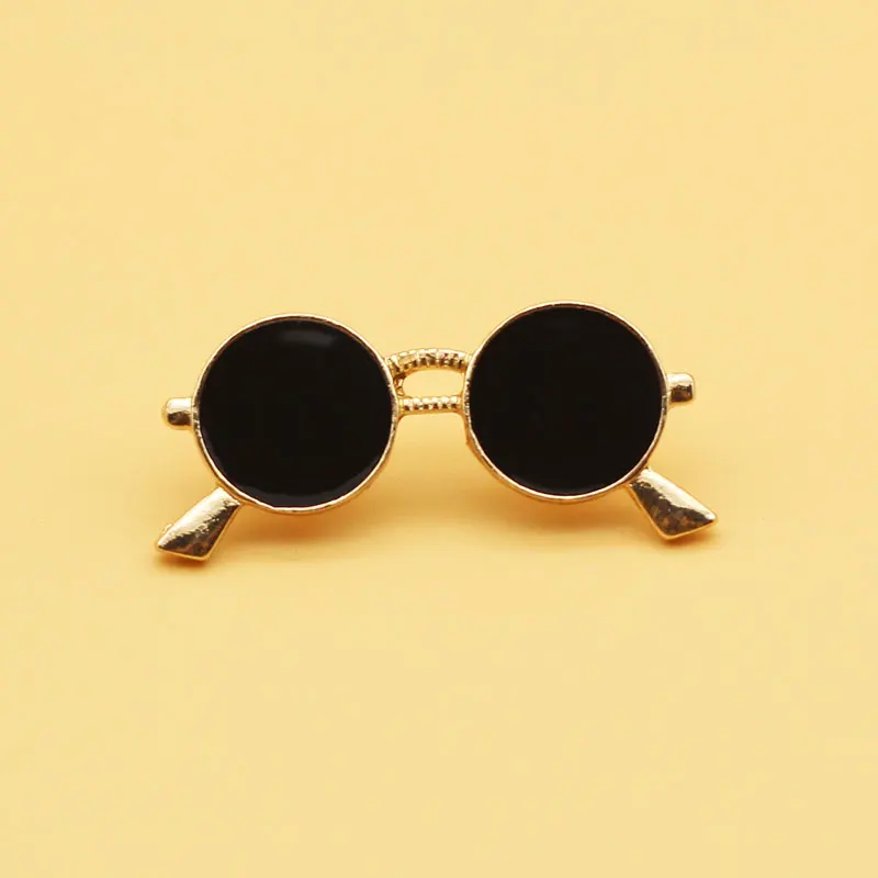 Creative sunglasses brooch and enamel pins Men and women fashion jewelry gifts anime movie novel lapel badges