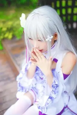 Life in a Different World from Zero Emilia Cosplay Wigs Long Sliver Straight Heat Resistant Synthetic Hair+ Wig Cap