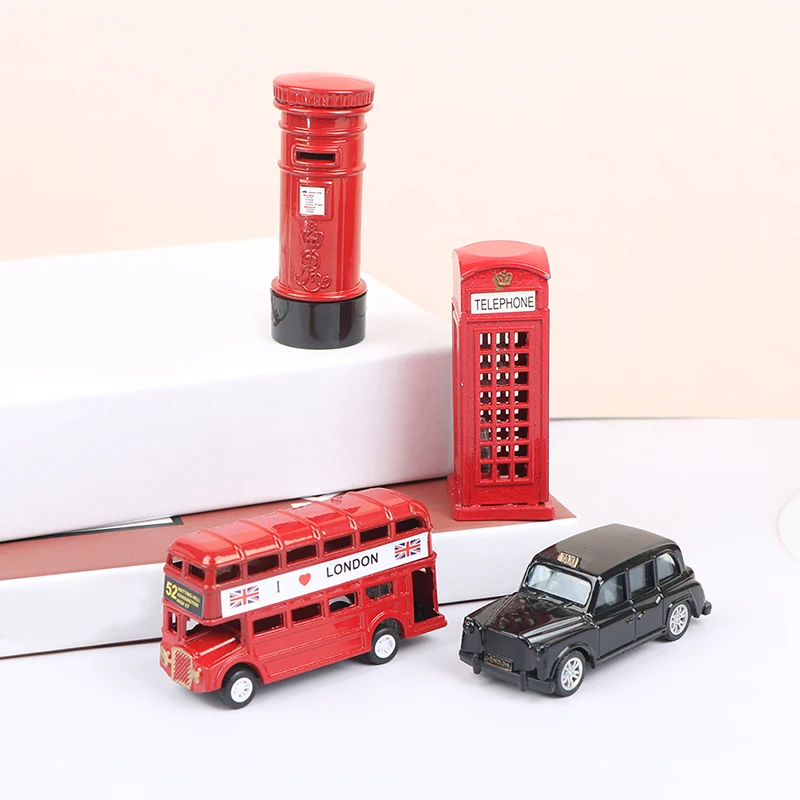Temperamatite Vintage in europa britannica modello in miniatura rosso verde temperamatite London Metal Retro Home Decoration giocattolo antico per bambini