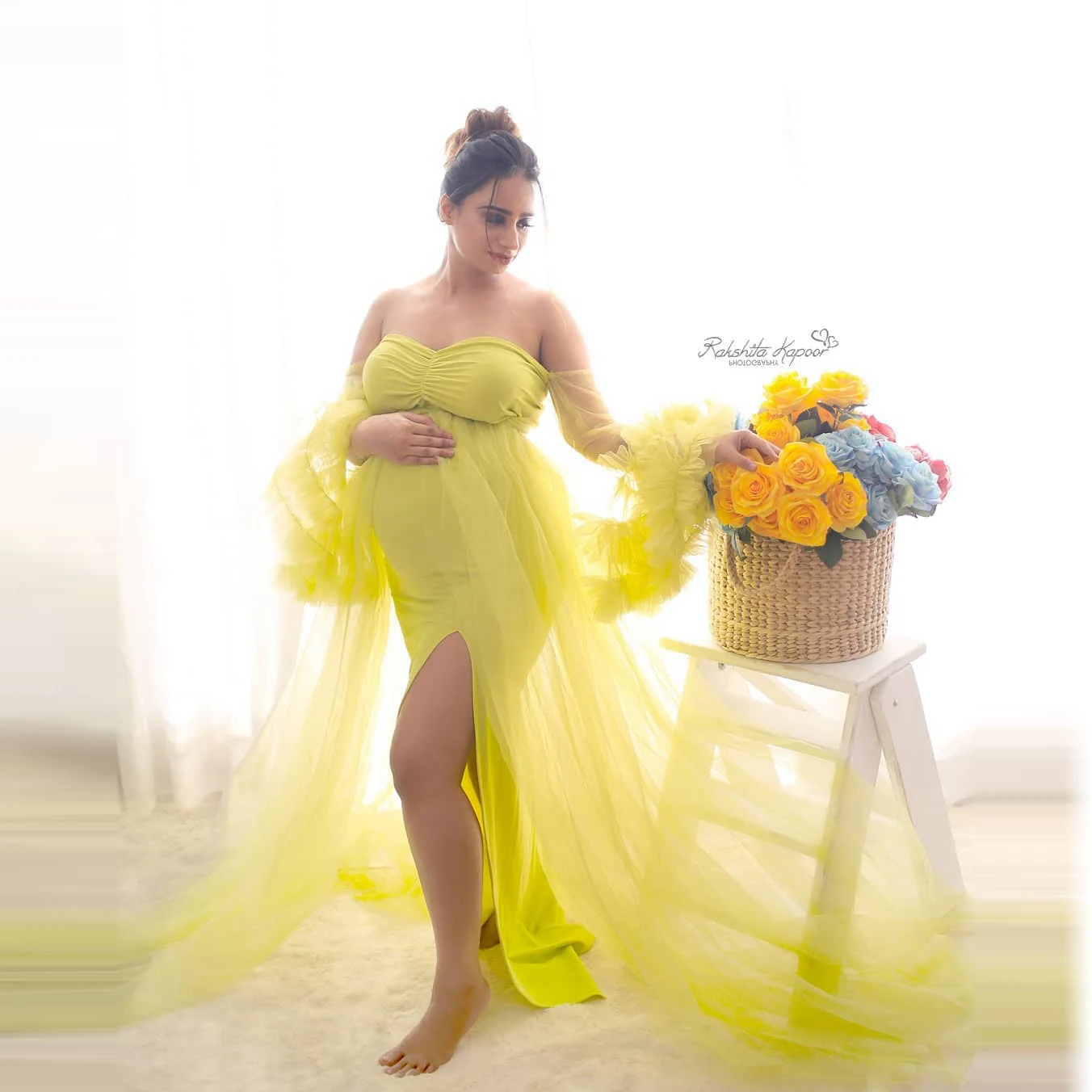 

Pretty Neon Green Strapless Tulle Ruffles Sleeves Long Maternity Dreses High Split Mesh Gowns For Baby Shower Photo Shoot