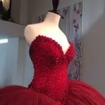 2021 neue Rot Luxus Quinceanera Kleider Tiefer Neck perlen tüll Ballkleid Mädchen Festzug Kleid Angepasst Süße 16 Kleider