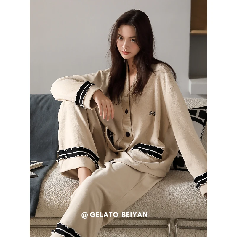 

Coral Velvet Pajamas Women's Autumn and Winter Long Sleeves Suit V-neck Women's Velvet Winter Warm Loungewear