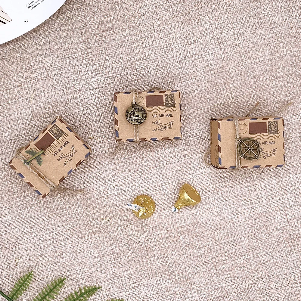 100pcs Vintage Favors Kraft Paper Candy Box Travel Theme Airplane Air Mail Gift Packaging Boxes Wedding Souvenirs scatole regalo