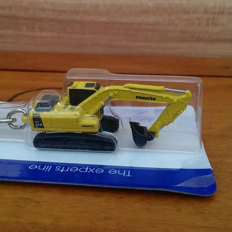 Kobelco 250 Komatsu 210 Hitachi 210 Mini Alloy Keychain Pendant Excavator Model Keychain Excavator Parts Free Delivery