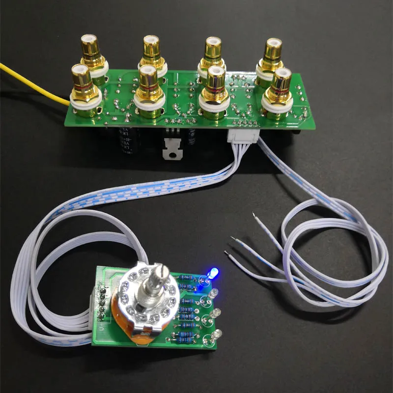 

4-in and One-out Signal Selection Board, Gold-plated RCA Audio Switching Board, Compatible with Bluetooth Input