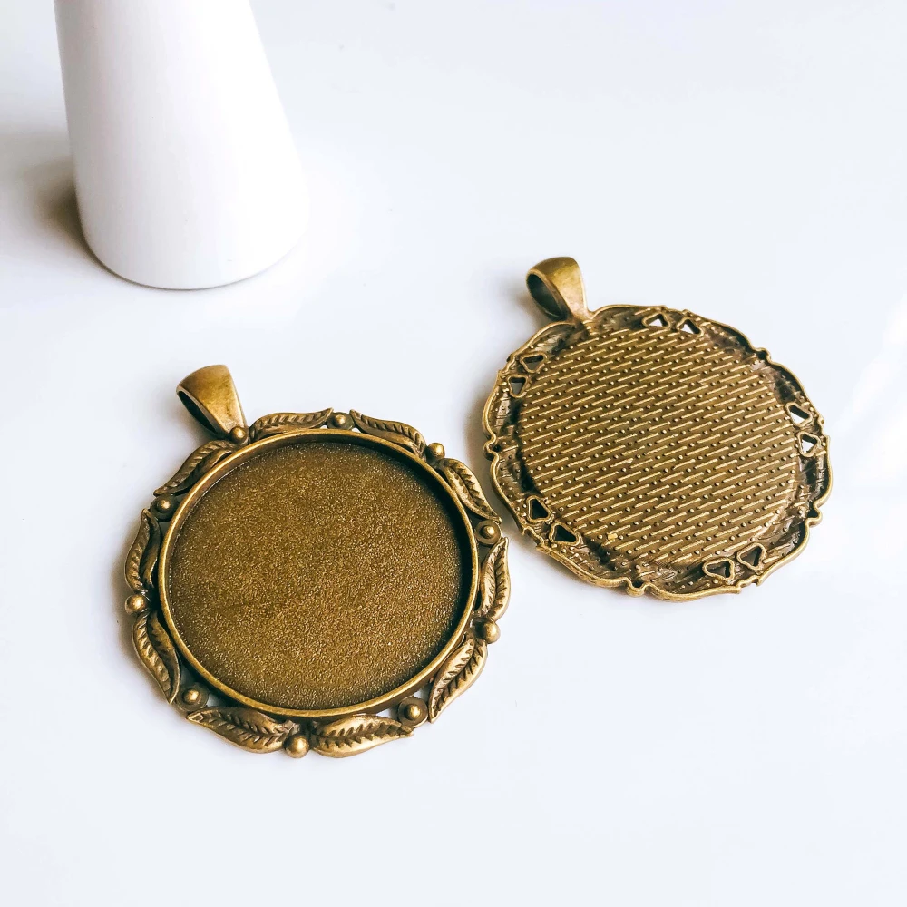 5pcs/lot 30mm Necklace Pendant Setting Antique Bronze Silver Color Glass Cabochon Blank Base Supplies for Jewelry Finding T81