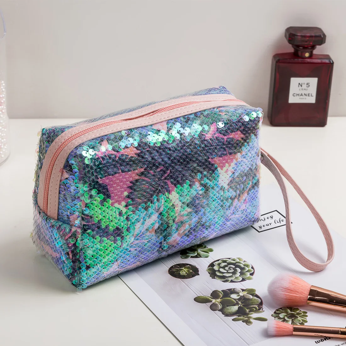 Mini Cute Phone Bag Lady Cosmetic Bag Women Makeup bag Travel Cheap Sequins Wholesale Fashion Makeup bag Large Capacity