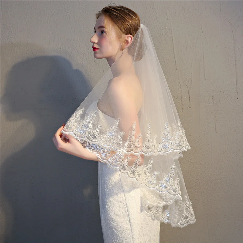 Two-Layer Short Wedding Veil Sequins Embroidered Floral Appliques Lace Trim Bridal Veil With Comb TwoTiers Face-Covered Veil