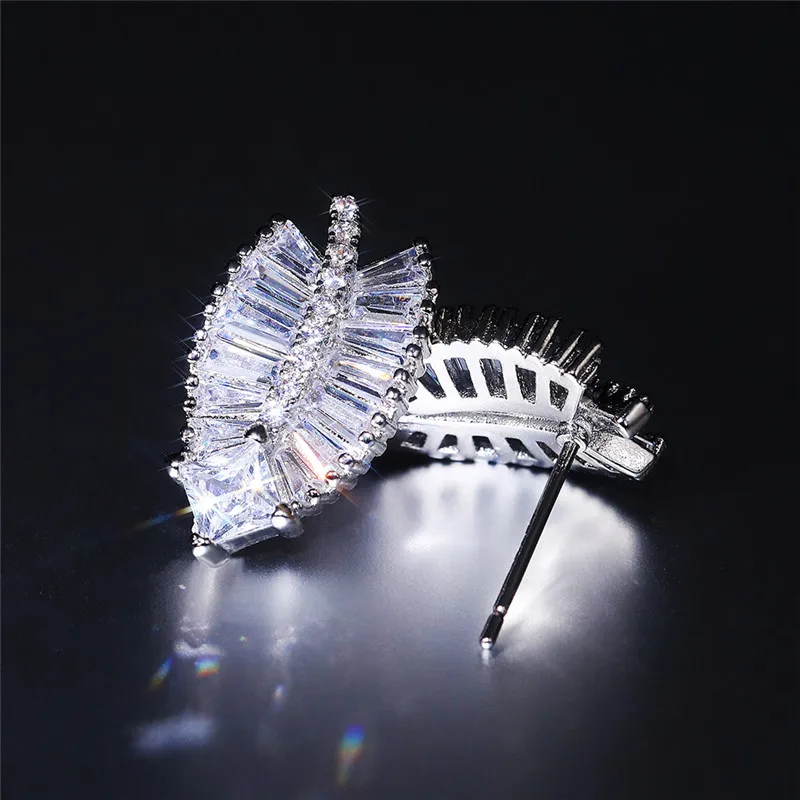 Huitan Phantasie Blatt geformte Ohr stecker Ohr Piercing voller Zirkonia Luxus Damen accessoires für Party Statement Schmuck